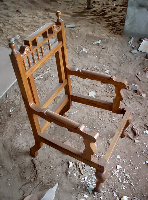 CHAIR PROTOTYPE: ATHITHI INN