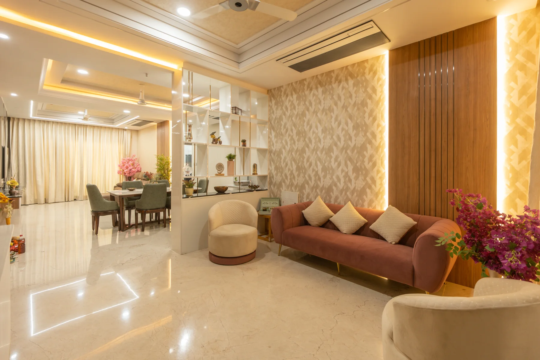 Warm living room at Ravi Residence